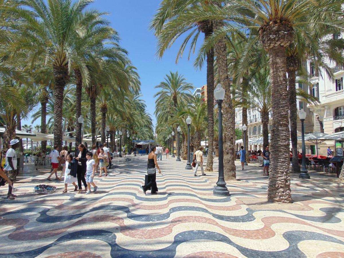 Apartamentos Playa Postiguet 阿利坎特 外观 照片