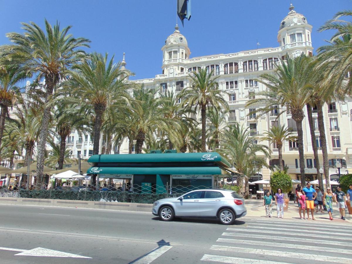 Apartamentos Playa Postiguet 阿利坎特 外观 照片