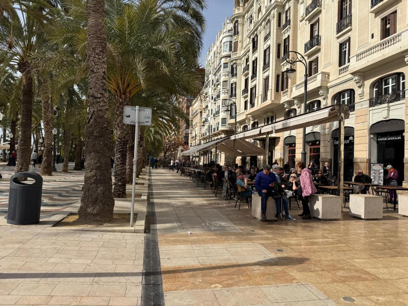 Apartamentos Playa Postiguet 阿利坎特 外观 照片