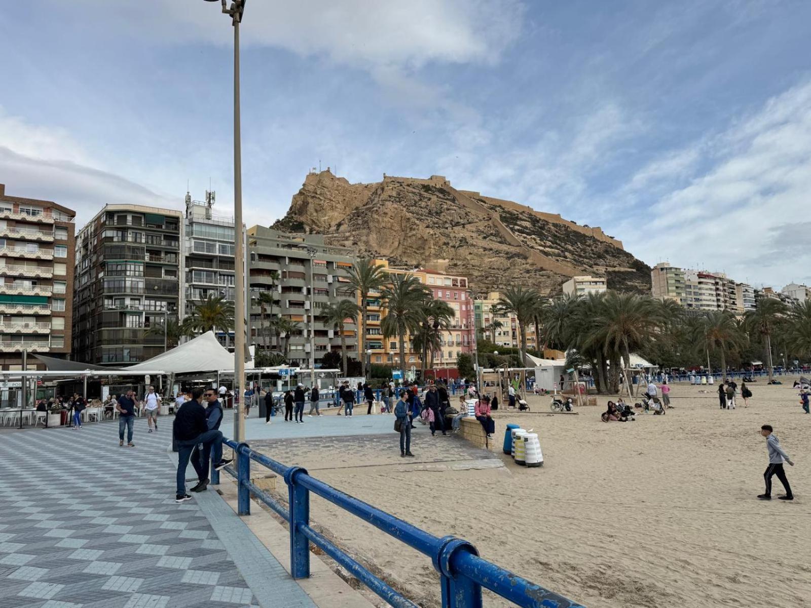 Apartamentos Playa Postiguet 阿利坎特 外观 照片