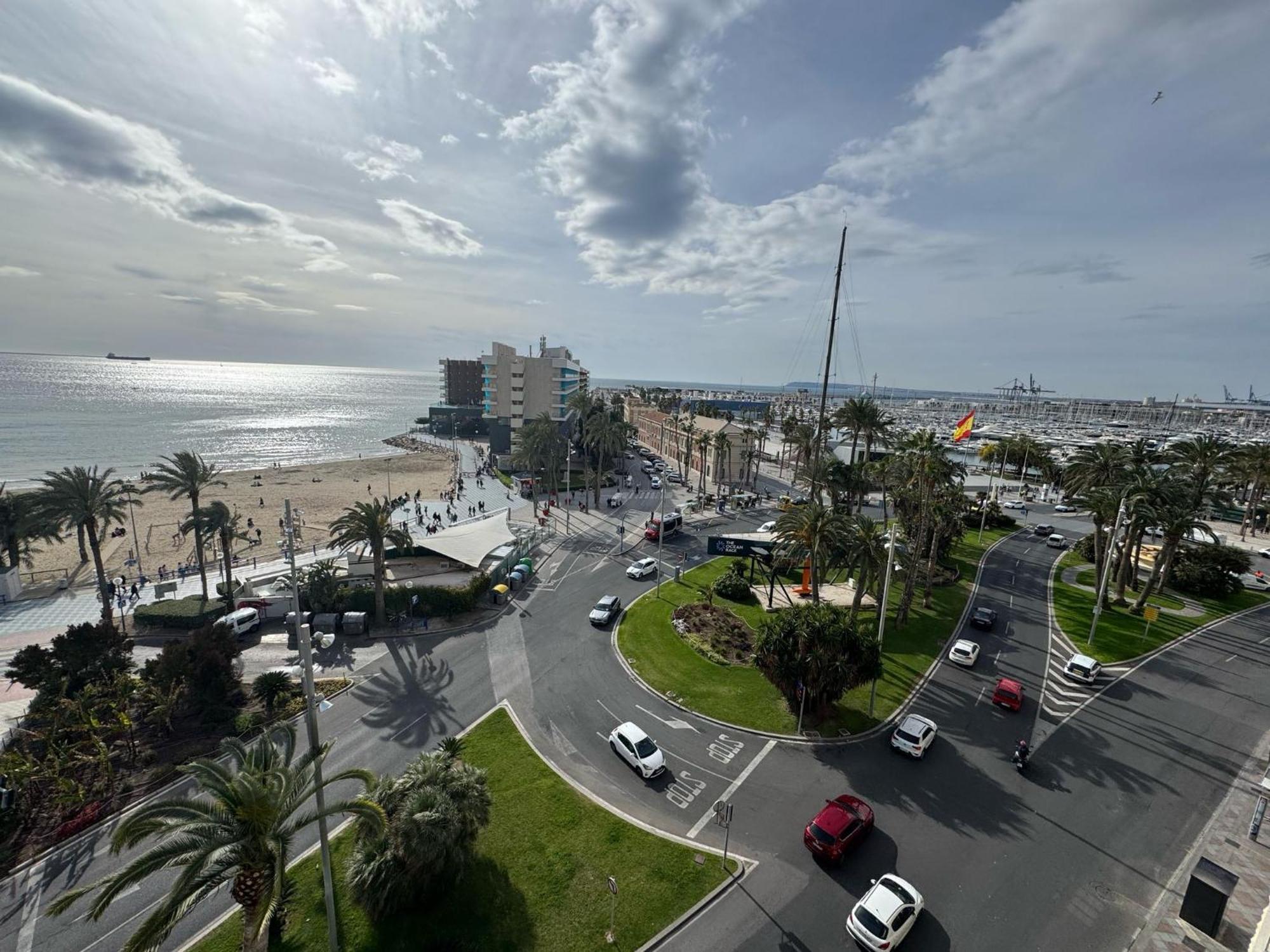 Apartamentos Playa Postiguet 阿利坎特 外观 照片