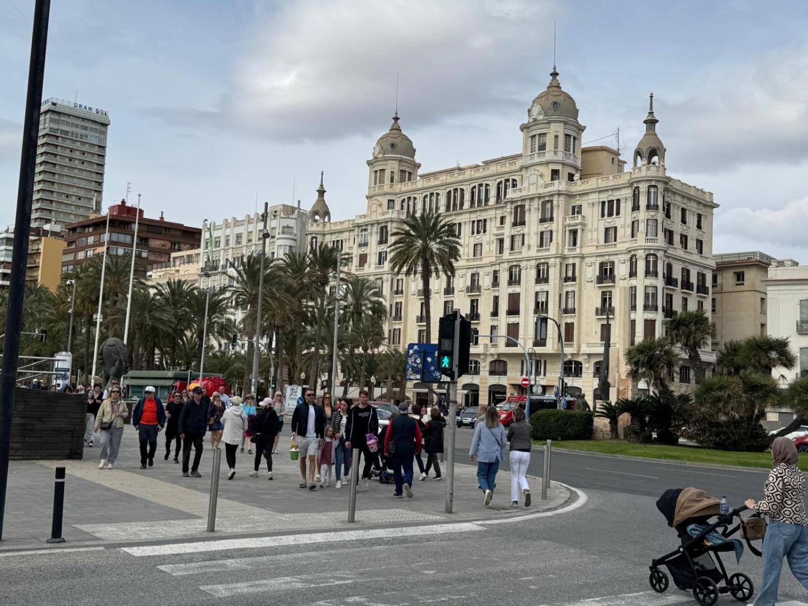 Apartamentos Playa Postiguet 阿利坎特 外观 照片