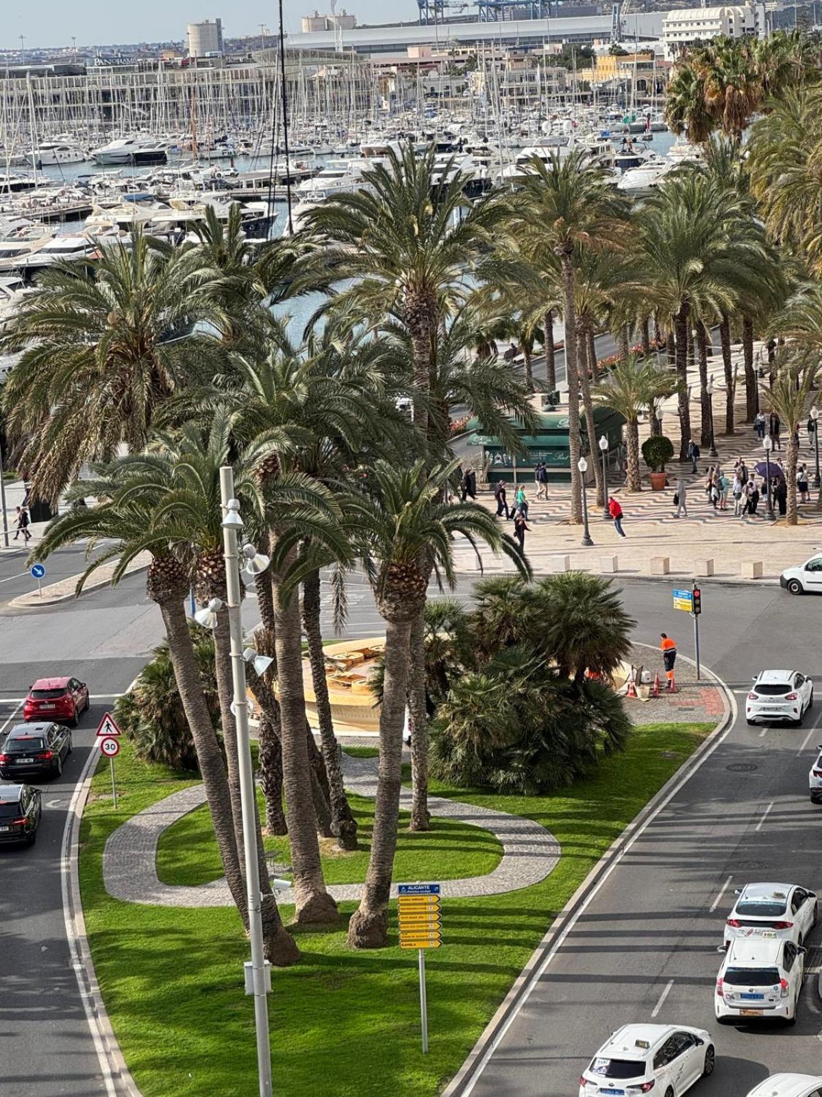 Apartamentos Playa Postiguet 阿利坎特 外观 照片