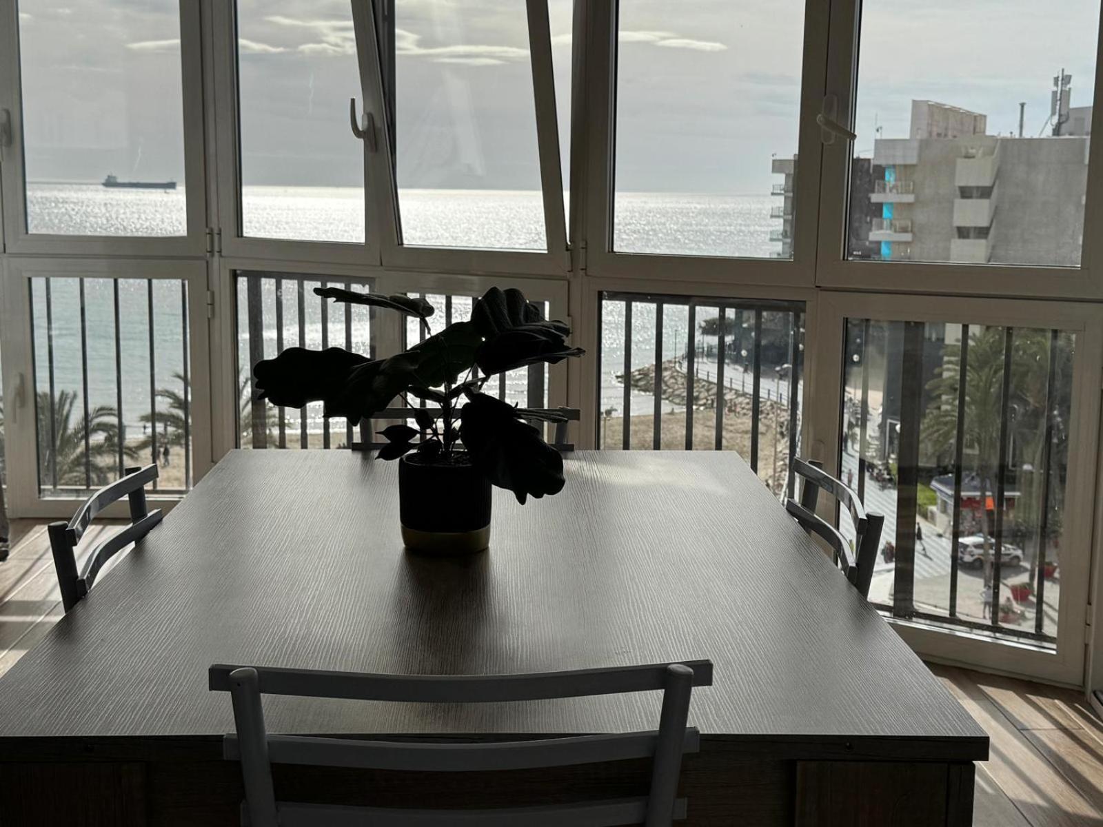 Apartamentos Playa Postiguet 阿利坎特 外观 照片