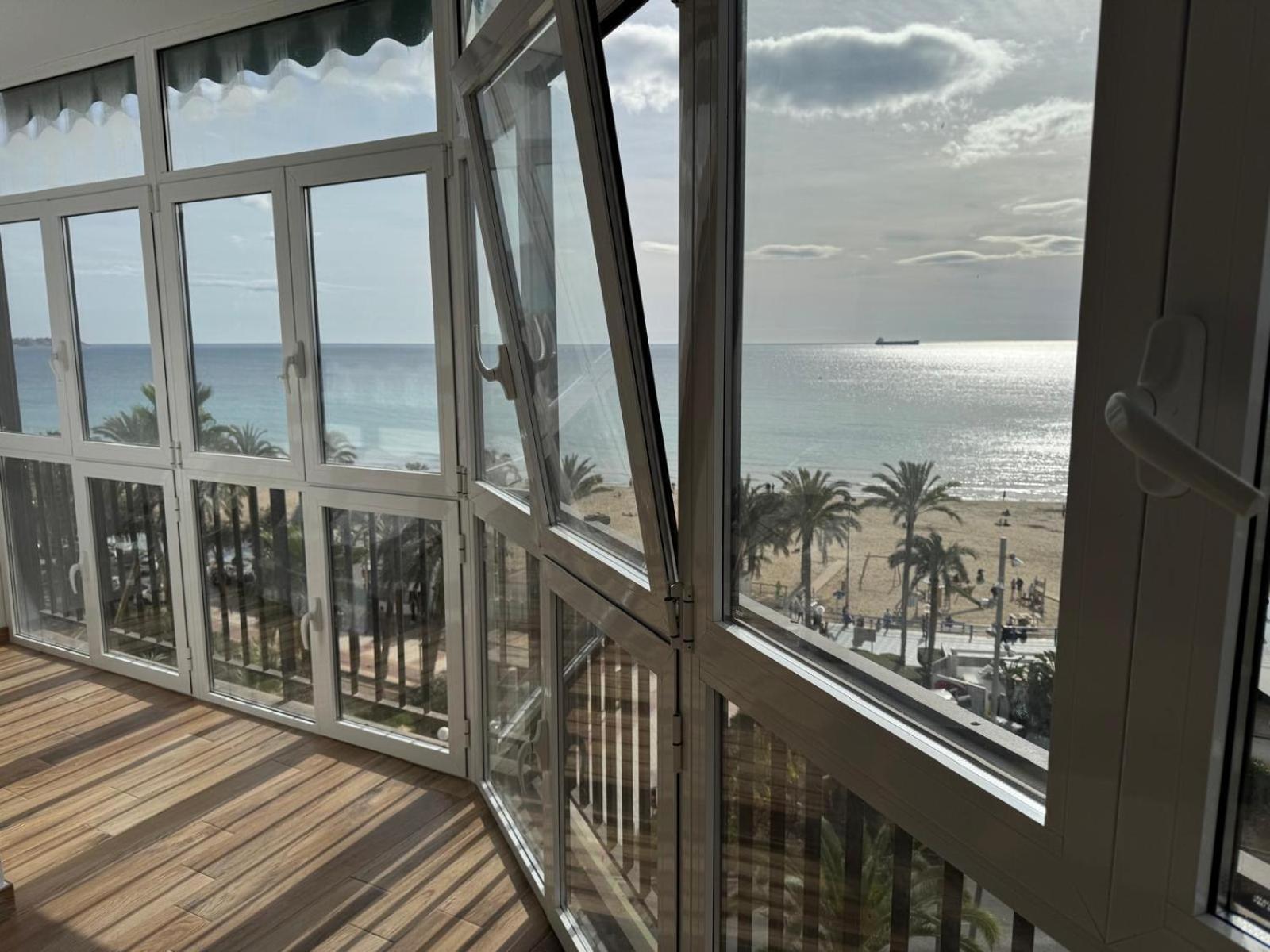 Apartamentos Playa Postiguet 阿利坎特 外观 照片