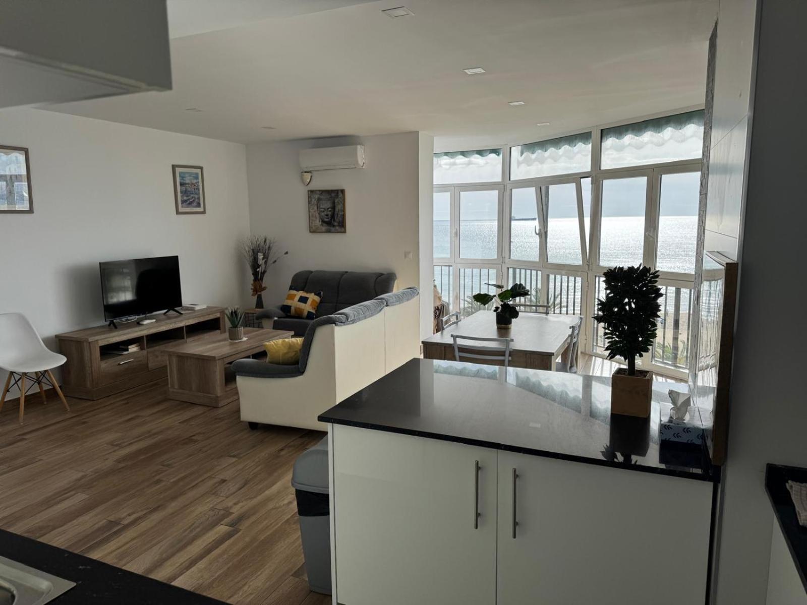 Apartamentos Playa Postiguet 阿利坎特 外观 照片
